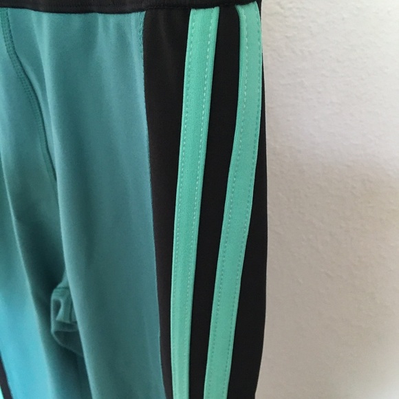 POP Fit Leggings With Pockets! - Picture 5 of 11